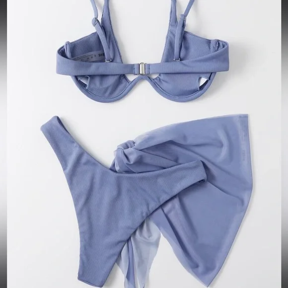 Bathing suit set - Picture 2 of 3